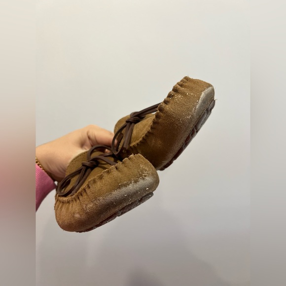 UGG Dakota Moccasins — BROWN — Women’s Size 8 — GENTLY USED - Picture 3 of 12